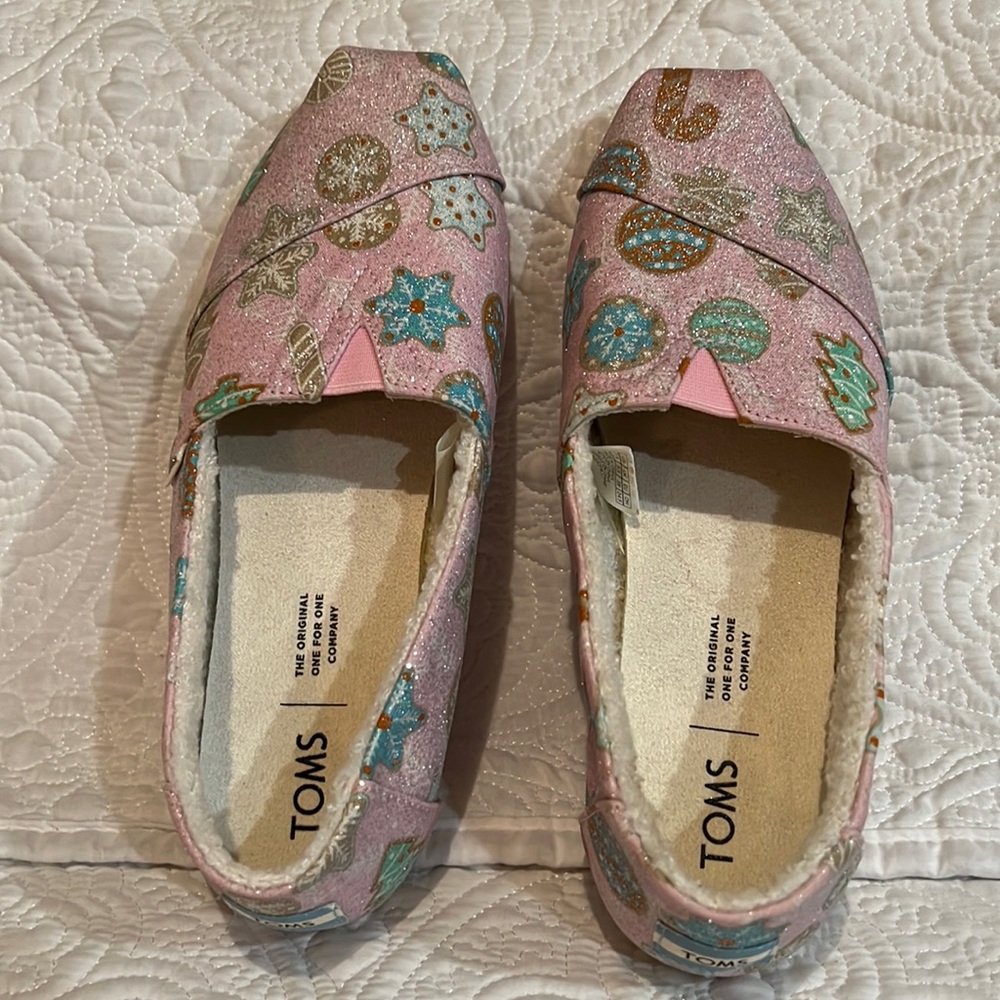 TOMS pink sugar cookie shoe,‎ size 7.5